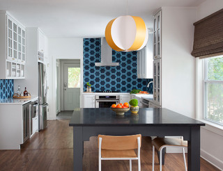 This Kitchen’s Geometric Blue Tile Steals the Show (3 photos)