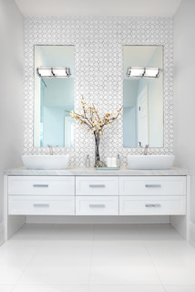 New This Week: 4 Great Bathroom Vanity and Backsplash Pairings (4 photos)