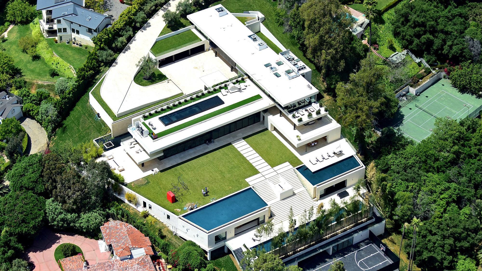 Jay-Z and Beyoncé land a $52.8-million mortgage for Bel-Air mansion