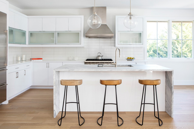 New This Week: 3 Gorgeous White-and-Gray Kitchens (4 photos)