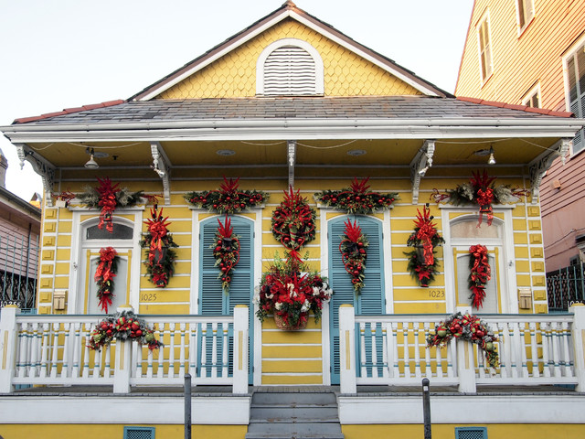 Photo Tour: New Orleans Spreads Its Cheer (49 photos)
