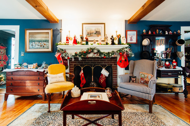 My Houzz: Traditional Christmas Charm in an Updated 1840s Home (31 photos)