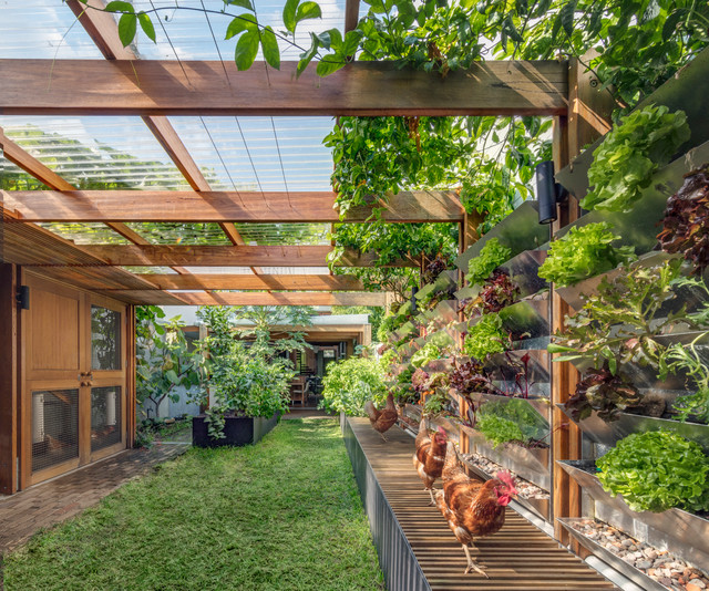 A Model of Green Living Inside and Out (10 photos)