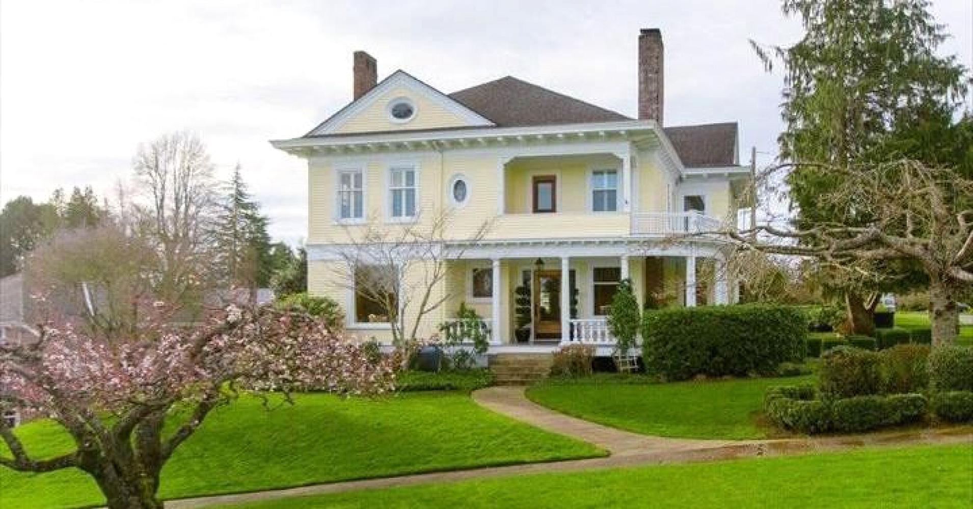 The house from '10 Things I Hate About You' just sold for $1.6 million—take a look inside