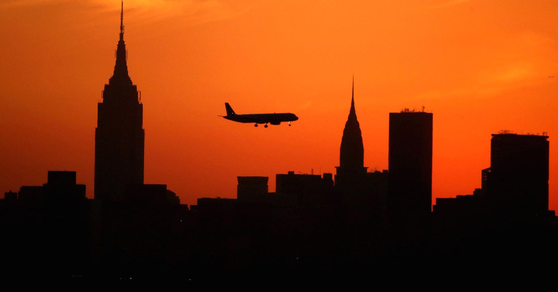 800,000 people are about to flee New York and California because of taxes, say economists