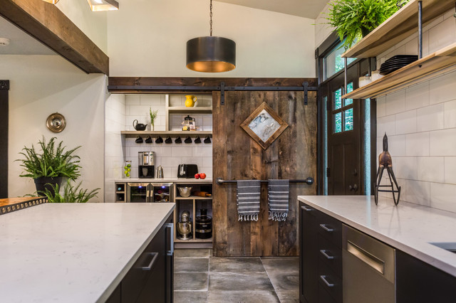 Kitchen of the Week: Industrial Style Warmed Up (17 photos)